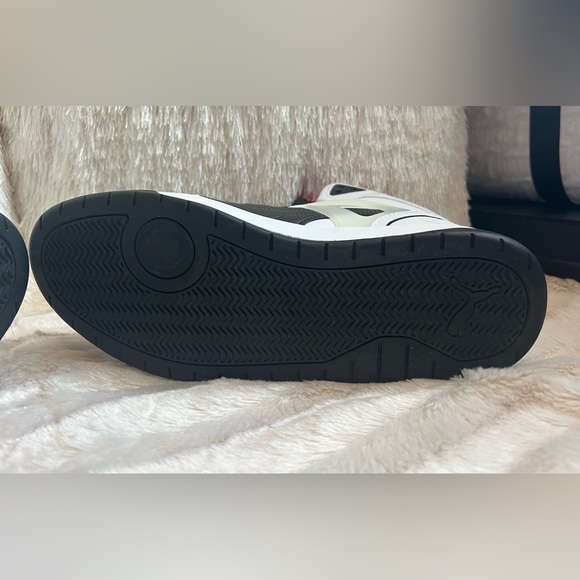 PUMA Unisex White, Red and Black Backcourt Mid Sneaker - Picture 12 of 14